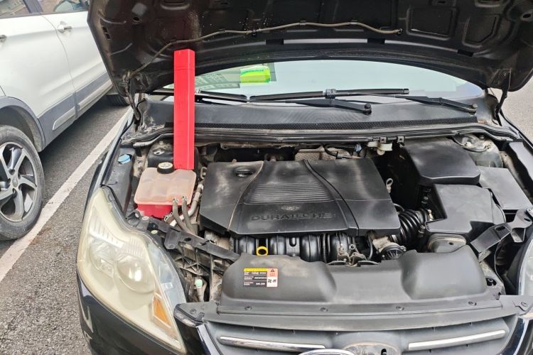 Used Ford Focus 2013 Sedan Classic 1.8L Automatic Fashion Edition Engine Bay Right