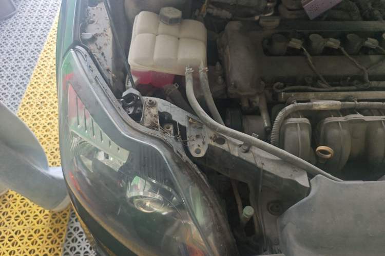 Used Ford Focus 2013 Hatchback Classic 1.8L Manual Base Model Engine Bay Right