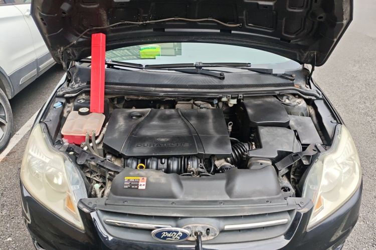 Used Ford Focus 2013 Sedan Classic 1.8L Automatic Fashion Edition Engine Bay
