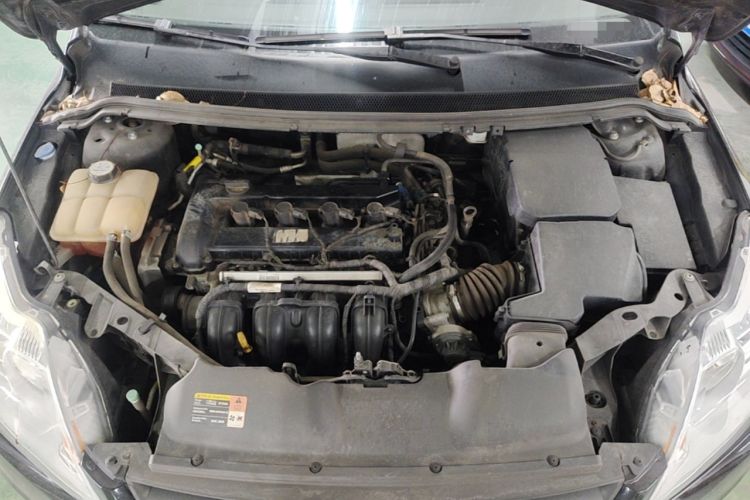 Used Ford Focus 2013 Sedan Classic 1.8L Automatic Base Model Engine Bay