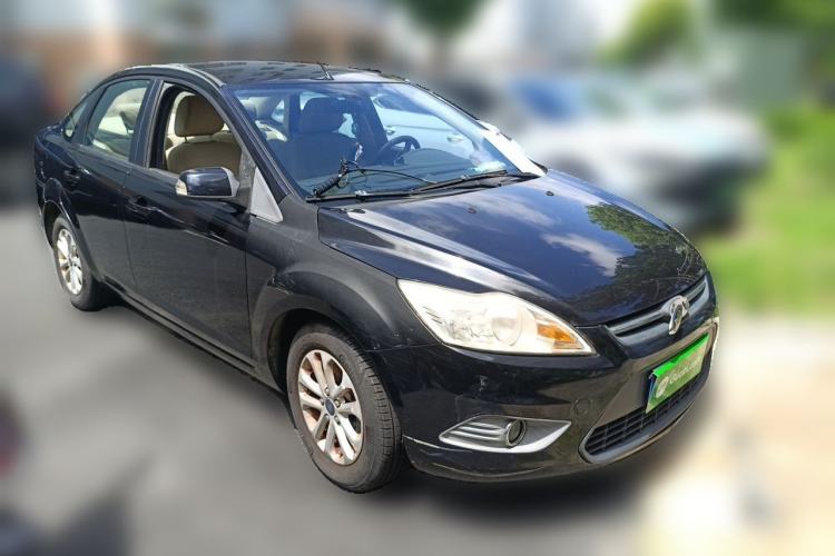 Used Ford Focus 2013 Sedan Classic 1.8L Manual Base Model Front Right 45 Deg