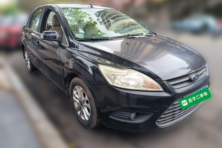 Used Ford Focus 2013 Sedan Classic 1.8L Manual Base Model Front Right 45 Deg