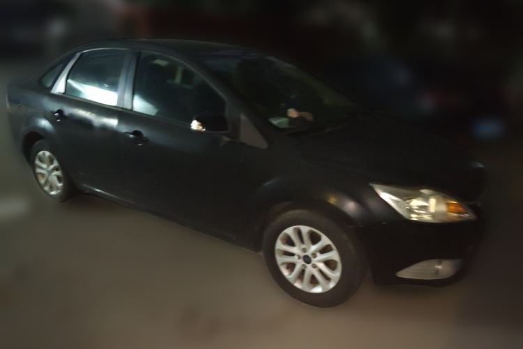 Used Ford Focus 2013 Sedan Classic 1.8L Automatic Base Model Front Right 45 Deg