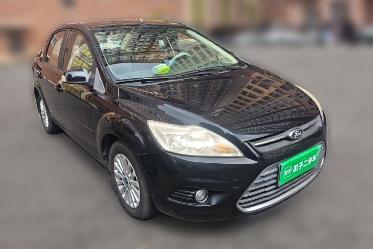 Used Ford Focus 2013 Sedan Classic 1.8L Automatic Fashion Edition Front Right 45 Deg