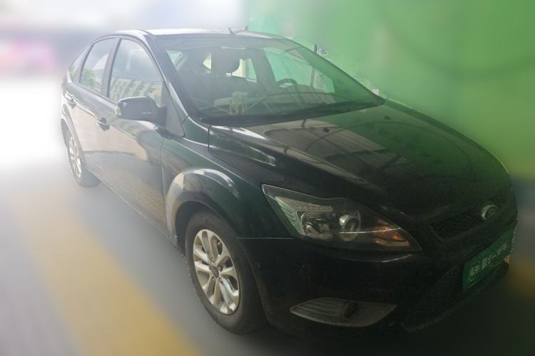 Used Ford Focus 2013 Hatchback Classic 1.8L Manual Base Model Front Right 45 Deg