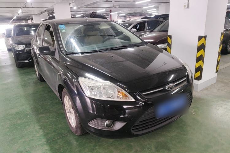 Used Ford Focus 2013 Sedan Classic 1.8L Automatic Base Model Front Right 45 Deg