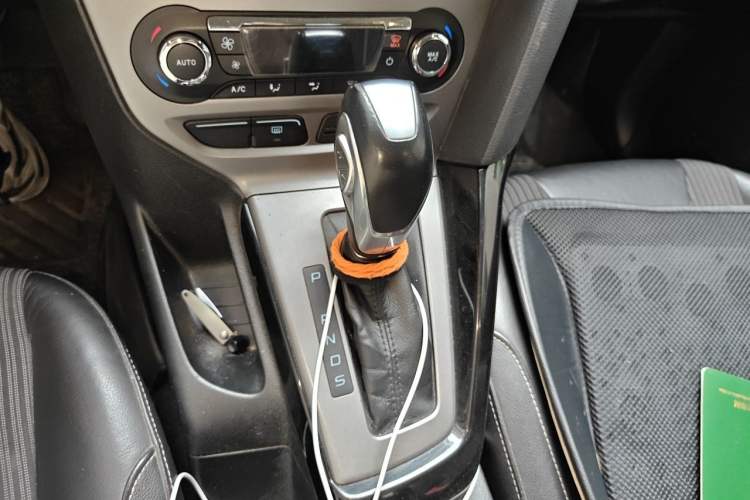 Used Ford Focus 2013 Sedan Classic 1.8L Automatic Millionth Anniversary Edition Gear Lever