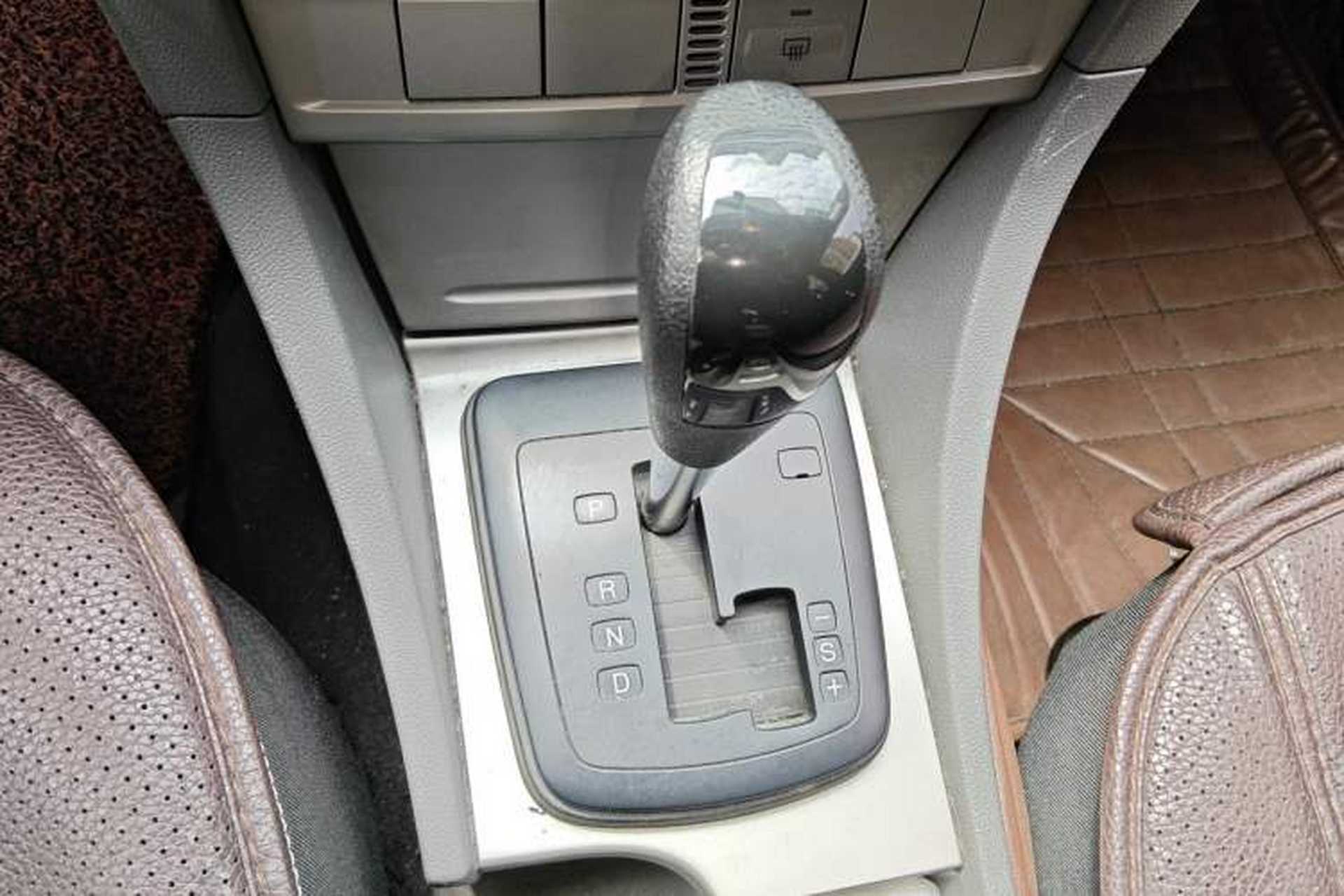 Used Ford Focus 2013 Hatchback Classic 1.8L Automatic Millionth Anniversary Edition Gear Lever