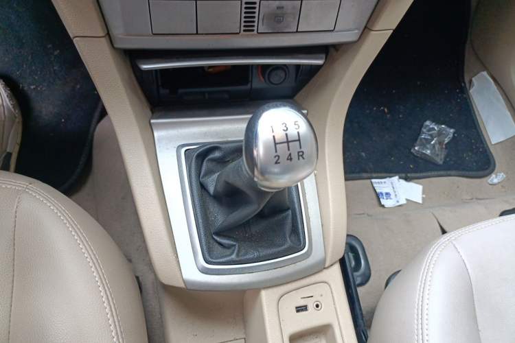 Used Ford Focus 2013 Sedan Classic 1.8L Manual Base Model Gear Lever