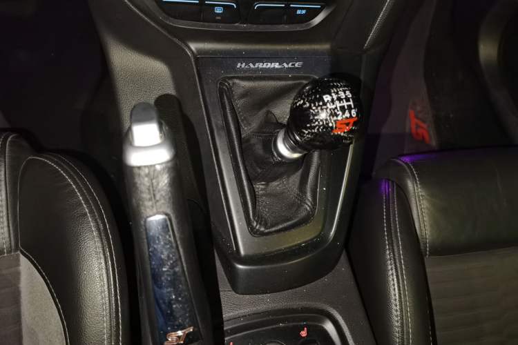 Used Ford Focus 2013 2.0T ST Standard Edition Gear Lever
