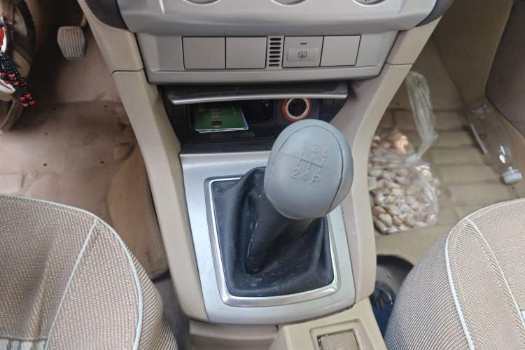 Used Ford Focus 2013 Sedan Classic 1.8L Manual Base Model Gear Lever