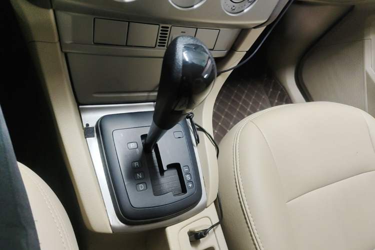 Used Ford Focus 2013 Sedan Classic 1.8L Automatic Base Model Gear Lever