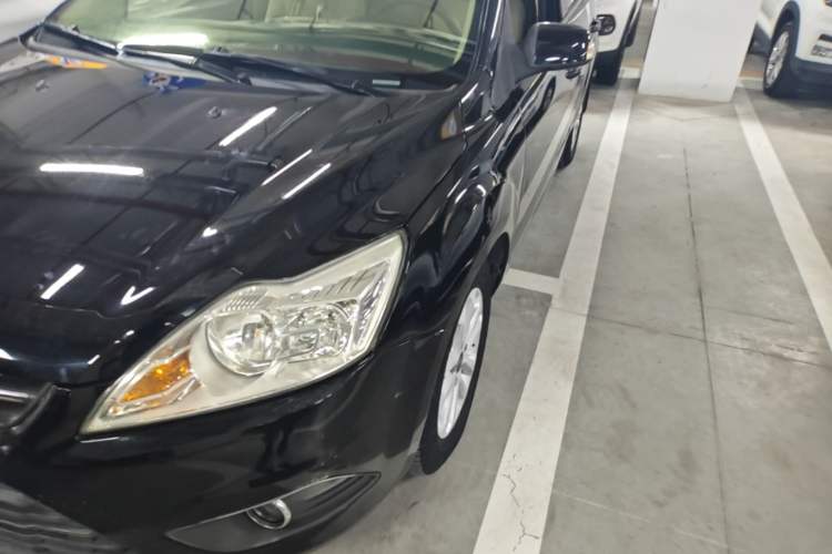 Used Ford Focus 2013 Sedan Classic 1.8L Automatic Base Model Left Front Headlight
