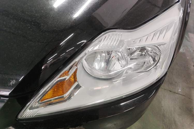 Used Ford Focus 2013 Sedan Classic 1.8L Automatic Base Model Left Front Headlight