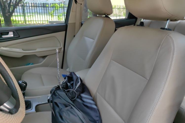 Used Ford Focus 2013 Sedan Classic 1.8L Manual Fashion Edition Left Front Seat