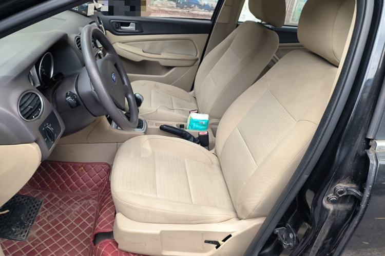 Used Ford Focus 2013 Sedan Classic 1.8L Manual Base Model Left Front Seat