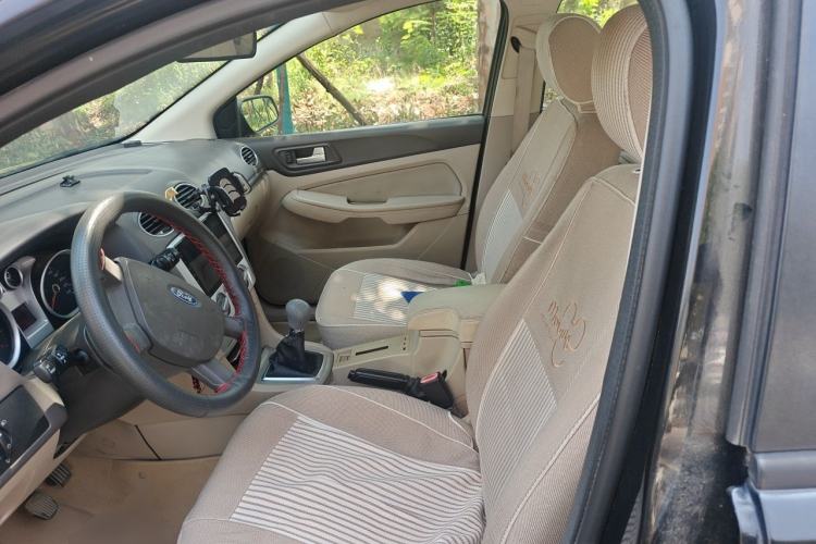 Used Ford Focus 2013 Sedan Classic 1.8L Manual Base Model Left Front Seat
