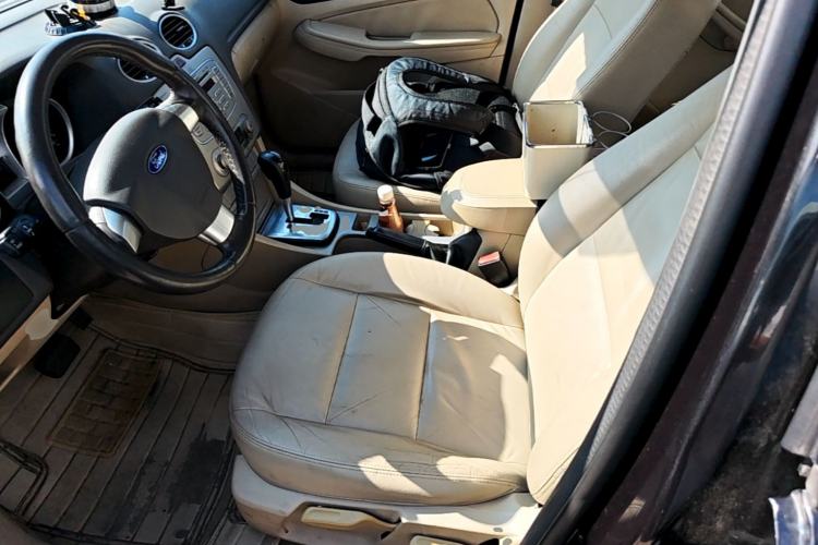 Used Ford Focus 2013 Sedan Classic 1.8L Automatic Fashion Edition Left Front Seat