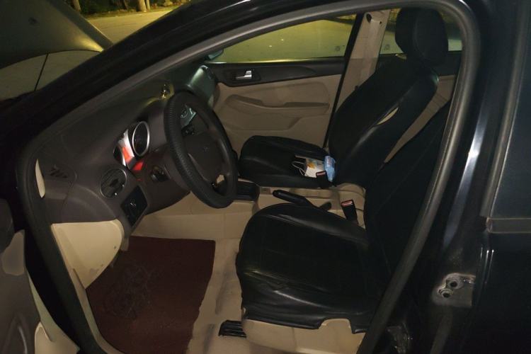 Used Ford Focus 2013 Sedan Classic 1.8L Automatic Base Model Left Front Seat