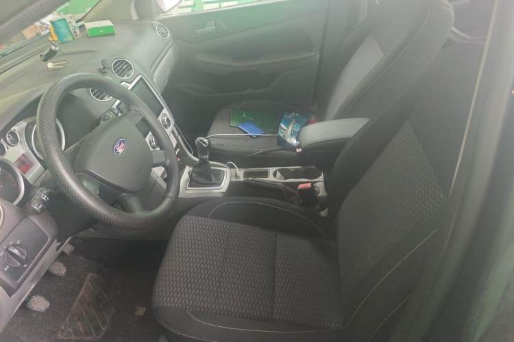 Used Ford Focus 2013 Hatchback Classic 1.8L Manual Base Model Left Front Seat