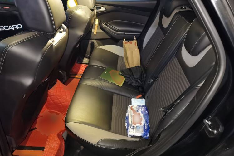 Used Ford Focus 2013 2.0T ST Standard Edition Left Rear Seat
