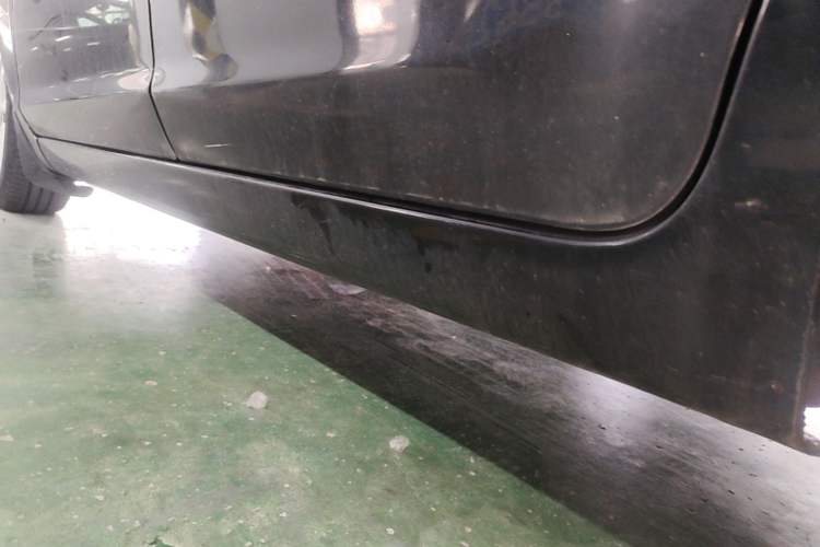 Used Ford Focus 2013 Sedan Classic 1.8L Automatic Base Model Left Side Sill