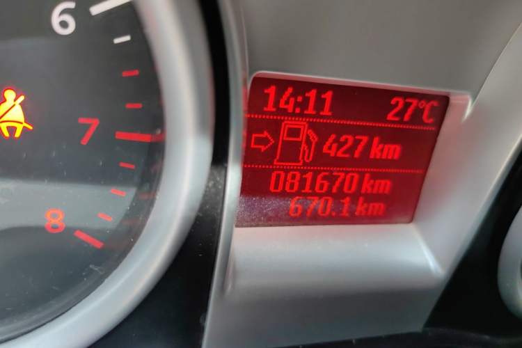 Used Ford Focus 2013 Sedan Classic 1.8L Manual Fashion Edition Odometer Close Up