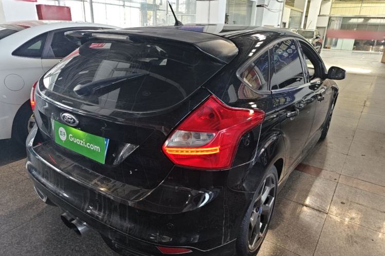 Used Ford Focus 2013 2.0T ST Standard Edition Rear Right 45 Deg