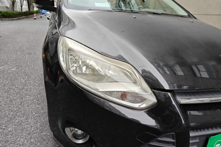 Used Ford Focus 2013 Sedan Classic 1.8L Automatic Millionth Anniversary Edition Right Front Headlight