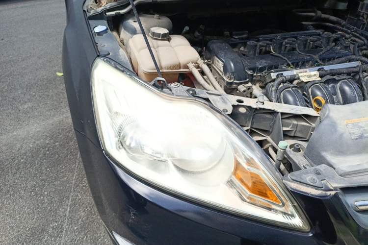Used Ford Focus 2013 Sedan Classic 1.8L Manual Base Model Right Front Headlight