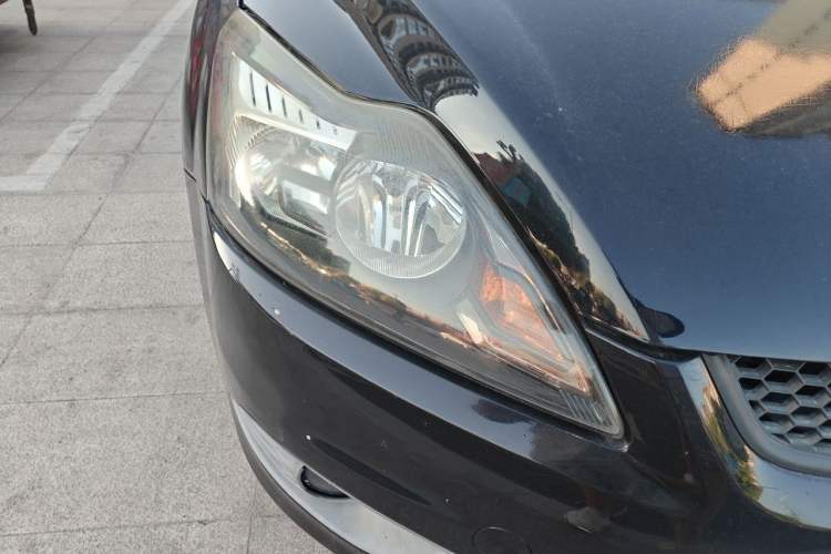 Used Ford Focus 2013 Hatchback Classic 1.8L Automatic Base Model Right Front Headlight
