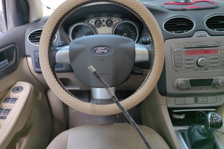 Used Ford Focus 2013 Sedan Classic 1.8L Manual Fashion Edition Steering Wheel