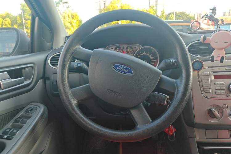 Used Ford Focus 2013 Hatchback Classic 1.8L Automatic Base Model Steering Wheel