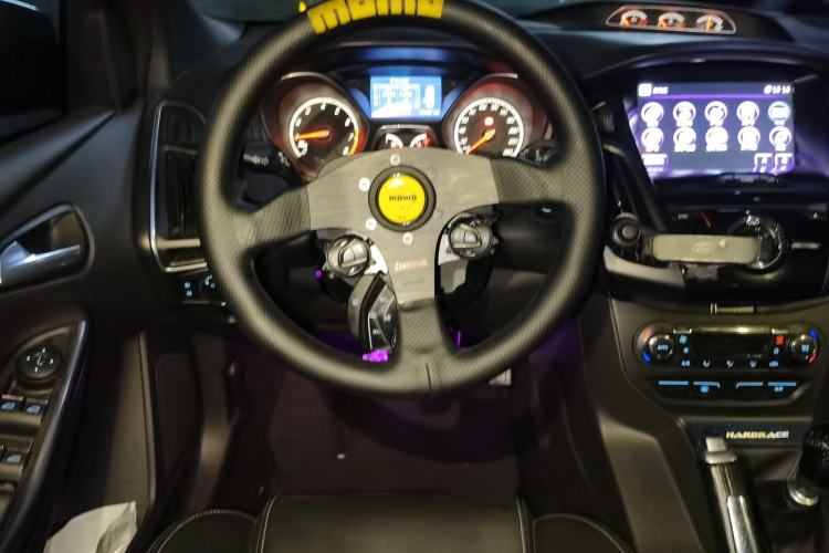 Used Ford Focus 2013 2.0T ST Standard Edition Steering Wheel