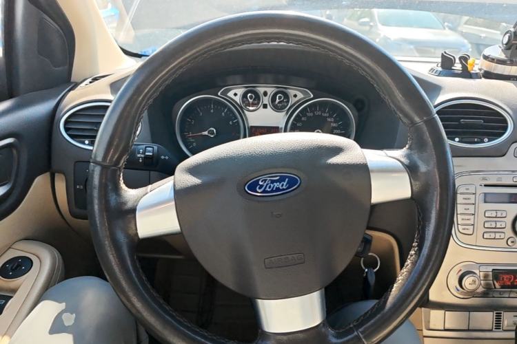 Used Ford Focus 2013 Sedan Classic 1.8L Automatic Fashion Edition Steering Wheel