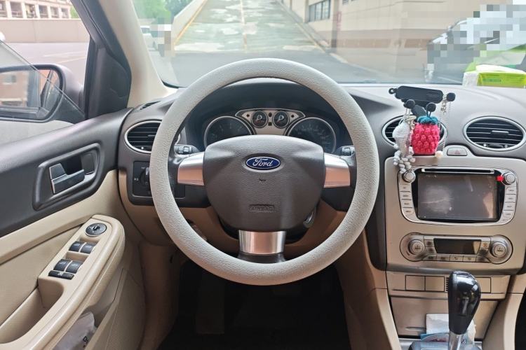 Used Ford Focus 2013 Sedan Classic 1.8L Automatic Fashion Edition Steering Wheel