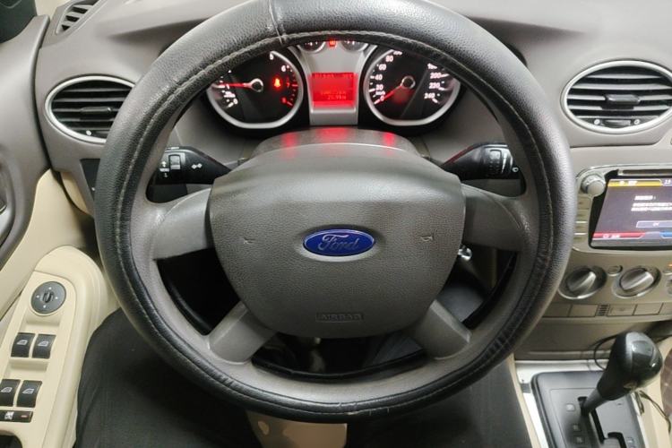 Used Ford Focus 2013 Sedan Classic 1.8L Automatic Base Model Steering Wheel