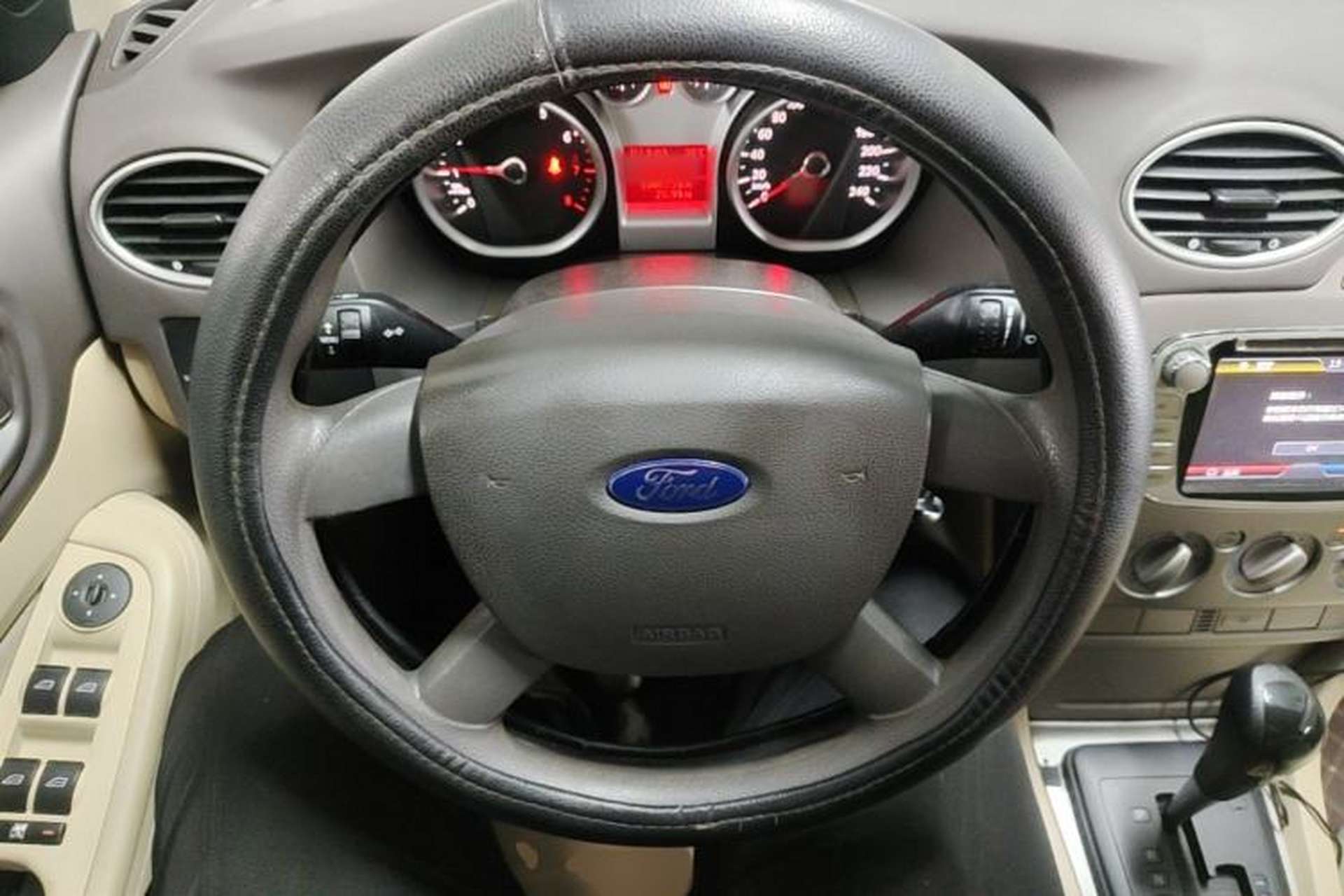 Used Ford Focus 2013 Sedan Classic 1.8L Automatic Base Model Steering Wheel