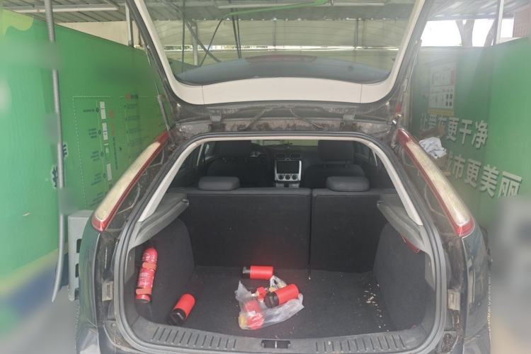 Used Ford Focus 2013 Hatchback Classic 1.8L Manual Base Model Trunk