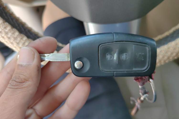 Used Ford Focus 2013 Sedan Classic 1.8L Manual Fashion Edition Vehicle Key