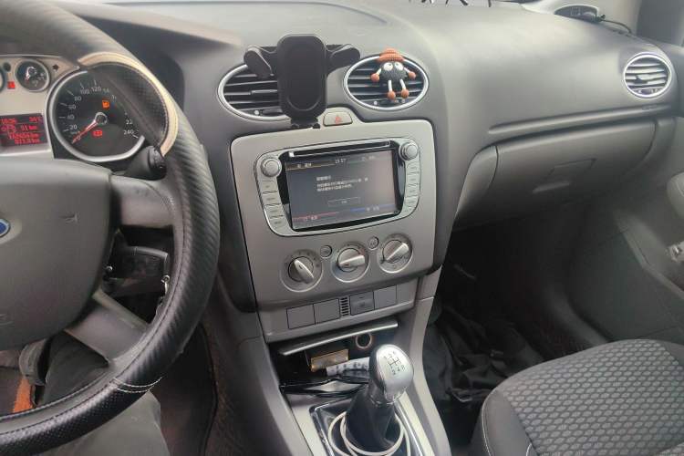 Used Ford Focus 2013 Hatchback Classic 1.8L Manual Base Model Audio And AC Panel