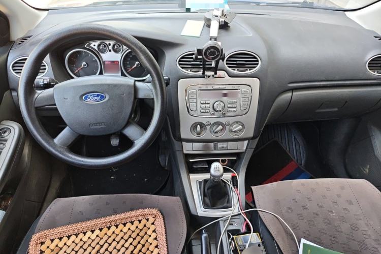 Used Ford Focus 2013 Hatchback Classic 1.8L Manual Base Model Center Console