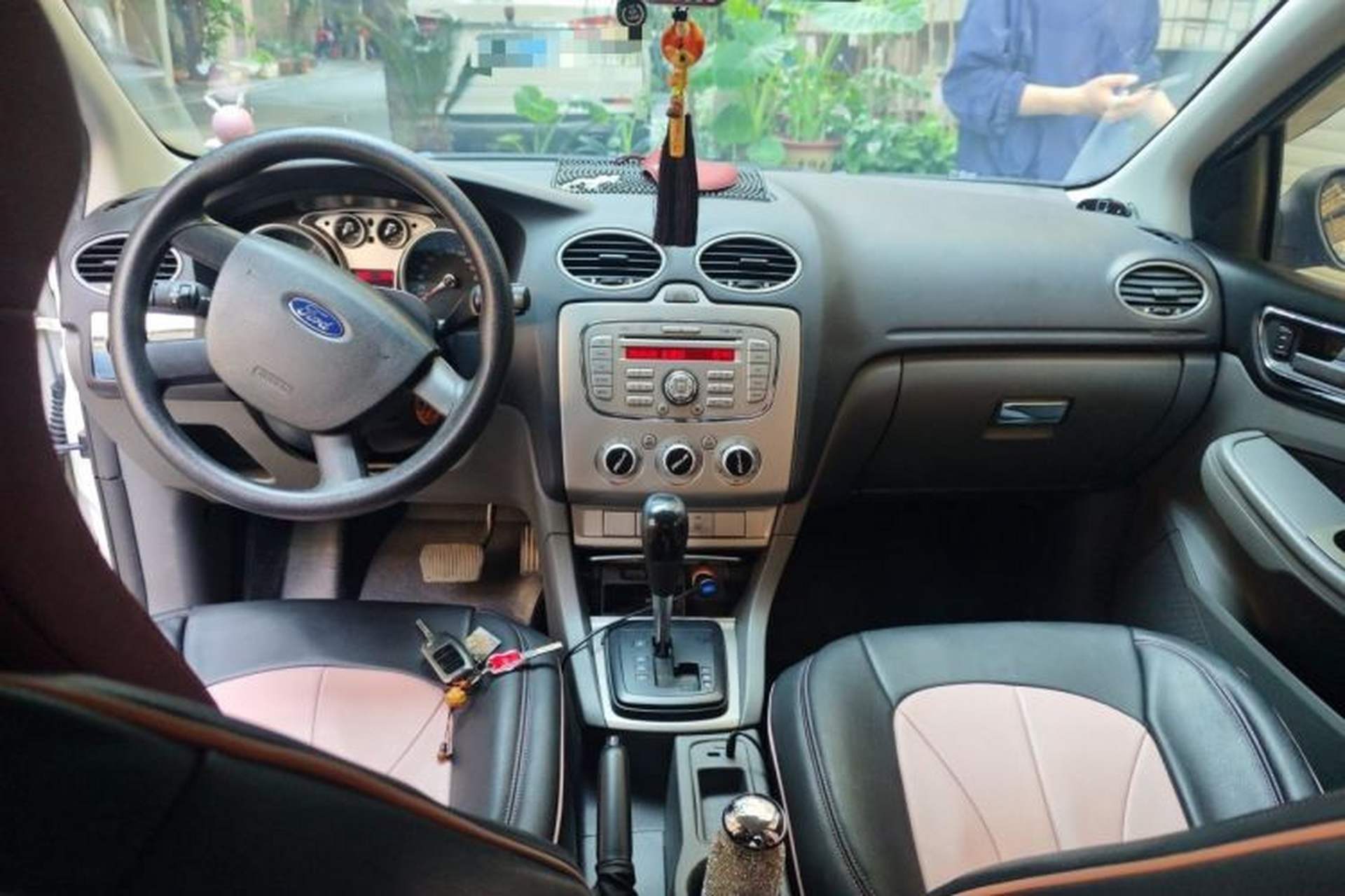 Used Ford Focus 2013 Hatchback Classic 1.8L Automatic Base Model Center Console