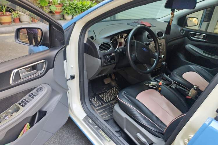 Used Ford Focus 2013 Hatchback Classic 1.8L Automatic Base Model Driver Seat