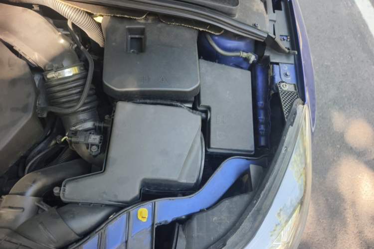 Used Ford Focus 2013 2.0T ST Standard Edition Engine Bay Left