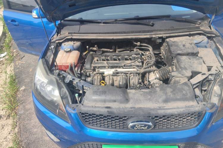 Used Ford Focus 2013 Hatchback Classic 1.8L Manual Base Model Engine Bay Right