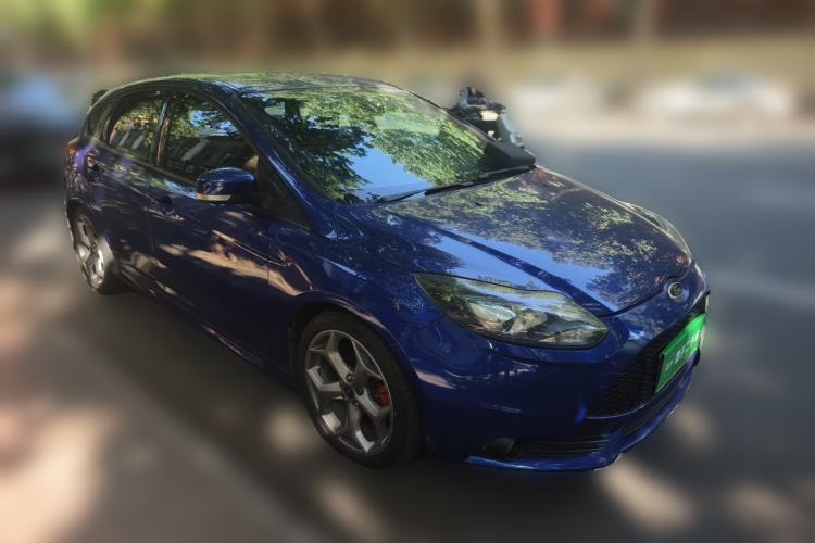 Used Ford Focus 2013 2.0T ST Standard Edition Front Right 45 Deg