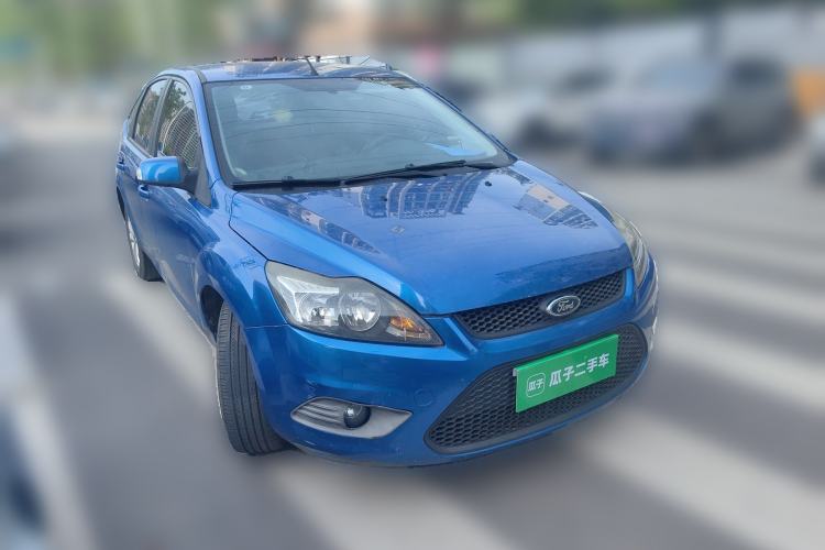 Used Ford Focus 2013 Hatchback Classic 1.8L Manual Base Model Front Right 45 Deg