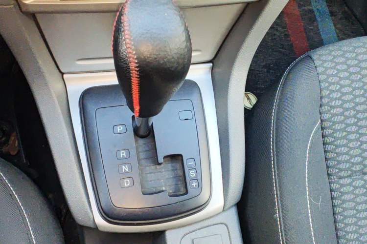 Used Ford Focus 2013 Hatchback Classic 1.8L Automatic Base Model Gear Lever
