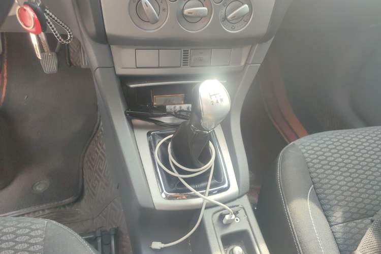 Used Ford Focus 2013 Hatchback Classic 1.8L Manual Base Model Gear Lever